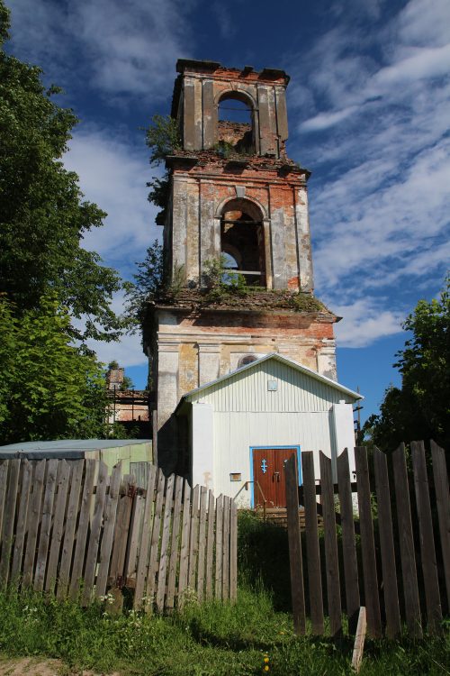 Церковь Смоленской иконы Божией Матери в поселке Пономарёво, что рядом с Доможирово