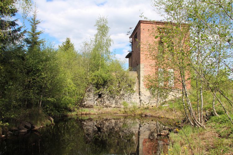 Остатки ГЭС , Яккима