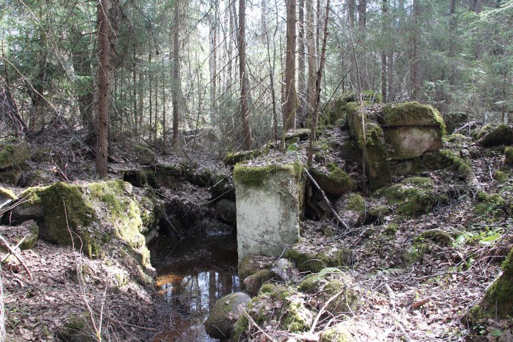 Руины на ручье Туннисеноя